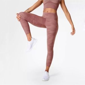 Sweaty Betty Women's Camouflage Leggings - Pink